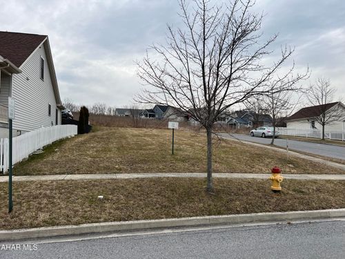 411 Holliday Hills Dr, Hollidaysburg, PA, 16648-3233 | Card Image