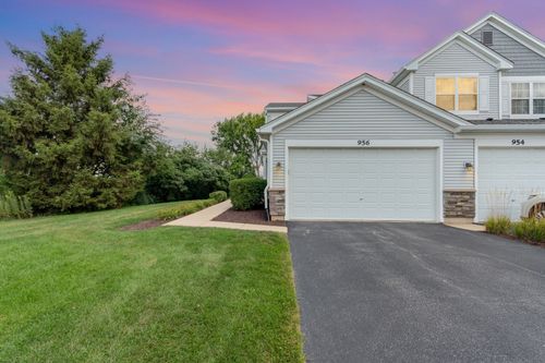 954-954 Genesee Dr, Naperville, IL, 60563-4115 | Card Image