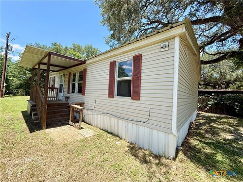 319 E Zipp Rd, New Braunfels, TX, 78130-9641 | Card Image