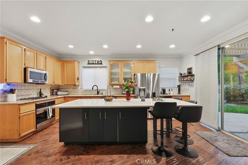 28649 Silverking Trl, Santa Clarita, CA, 91390-5250 | Card Image