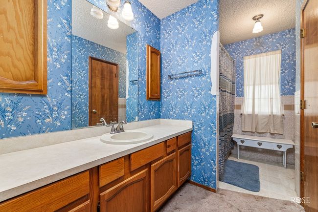 209 N Florida Ave, House other with 3 bedrooms, 3 bathrooms and 2 parking in Big Lake TX | Image 19