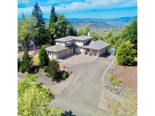 1196 Southridge Way, Roseburg, OR, 97470-1124 | Card Image