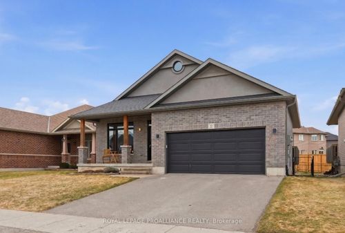 22 Kempton Ave, Belleville, ON, K8N0E9 | Card Image