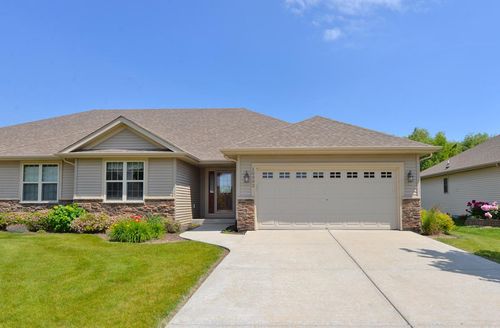 10502 Prairie Crossing Drive, Caledonia, WI, 53126 | Card Image
