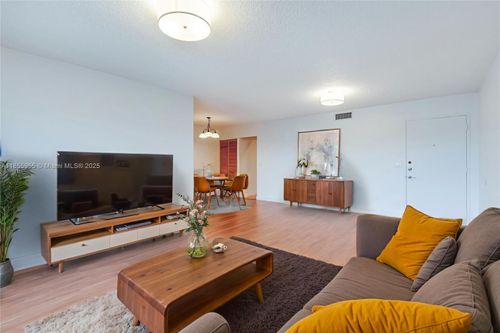 apt-405-7765 Sw 86th St, Miami, FL, 33143-1401 | Card Image