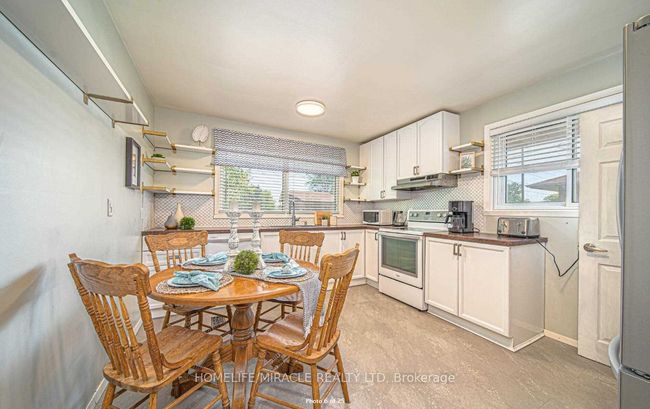 454 Stevenson Rd N, House other with 3 bedrooms, 1 bathrooms and 3 parking in Oshawa ON | Image 4