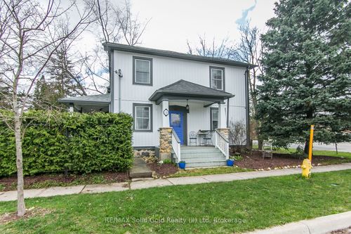 31 Front St, St Jacobs, ON, N0B2N0 | Card Image