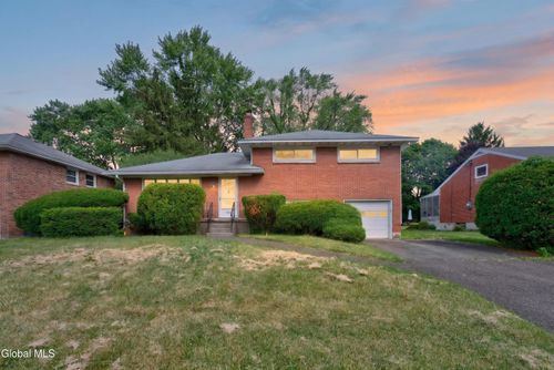 121 Ramsey Pl, Albany, NY, 12209-1218 | Card Image