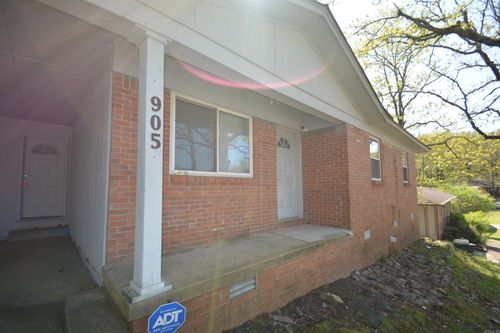 905 Valerie Dr, North Little Rock, AR, 72118-3160 | Card Image