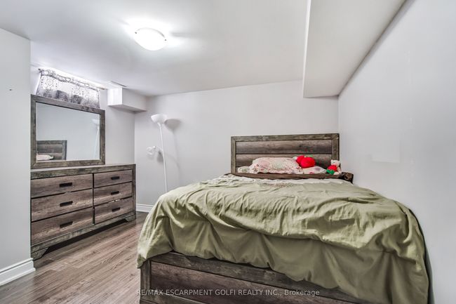 24 Diamond Crt, House other with 5 bedrooms, 3 bathrooms and 4 parking in Hamilton ON | Image 33