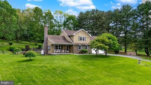42 Bitting Rd, ALBURTIS, PA, 18011-2105 | Card Image