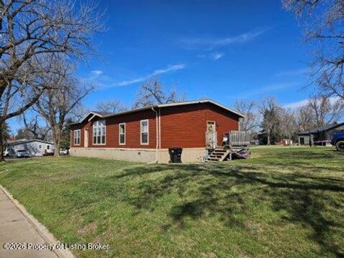 215 2nd Street W, Taylor, ND, 58656 | Card Image