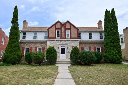 616 N 104th St, Wauwatosa, WI, 53226-4328 | Card Image