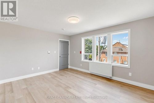 71 Sanford Ave S, Hamilton, ON, L8M2G7 | Card Image