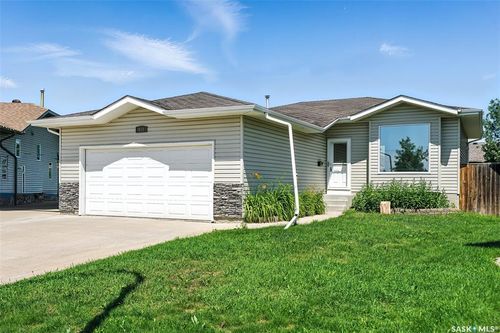 914 Overholt Terr, Saskatoon, SK, S7N4S7 | Card Image