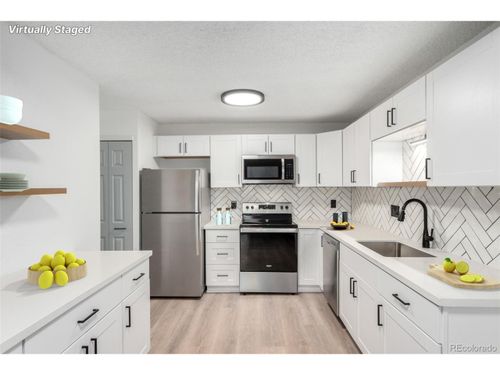 401-3470 S Poplar St, Denver, CO, 80224-2929 | Card Image