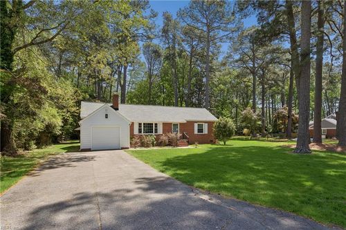 200 Mistletoe Dr, Newport News, VA, 23606-3610 | Card Image