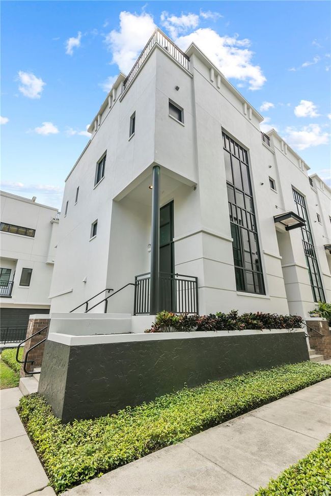 VIEW OF FRONT DOOR | Image 35