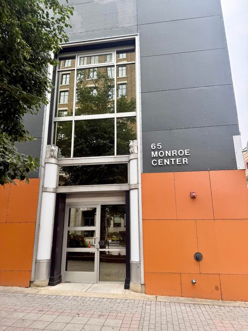 100-65 Monroe Center St, Grand Rapids, MI, 49503-2935 | Card Image