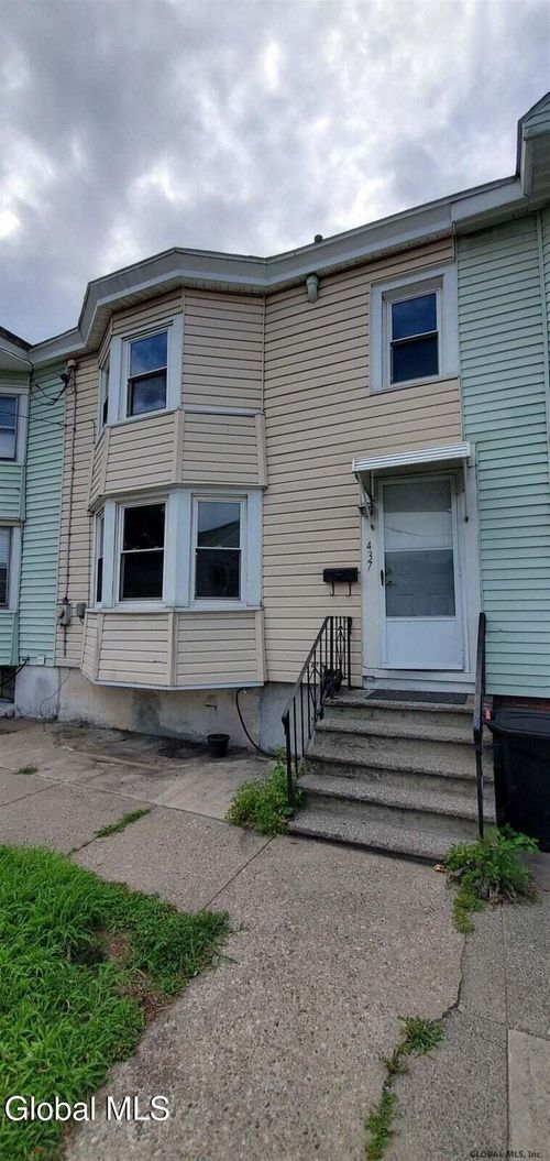 437 1st Ave, Watervliet, NY, 12189-3921 | Card Image