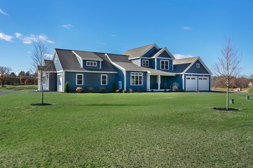 8 Acadia Dr, Hudson, NH, 03051 | Card Image