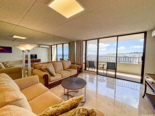 apt-3603-2240 Kuhio Ave, Honolulu, HI, 96815-2820 | Card Image