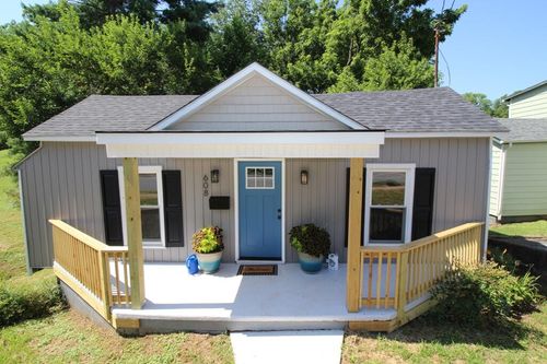 608 E Main East St, Bedford, VA, 24523 | Card Image