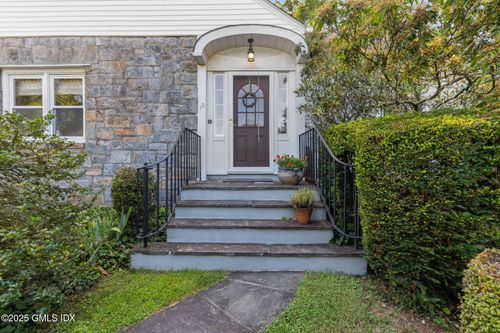 10 Pilgrim Dr, Greenwich, CT, 06831-4926 | Card Image