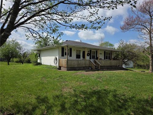 1404 Sw 100th Rd, Holden, MO, 64040-8439 | Card Image