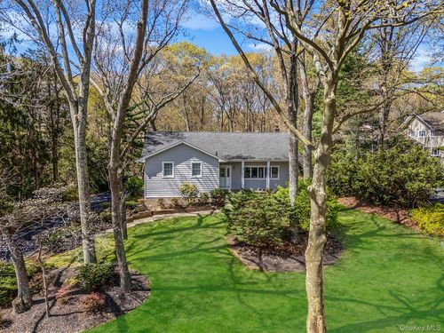7 Carriage Ct, Dix Hills, NY, 11746-5800 | Card Image