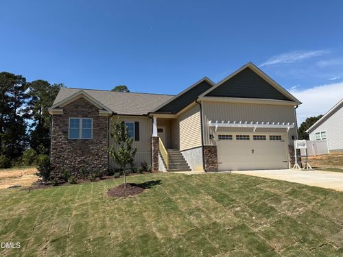 201 Tee Dr, Selma, NC, 27576-2409 | Card Image