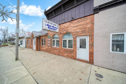 104 S Main St, Waldron, MI, 49288-9688 | Card Image