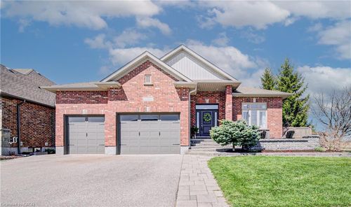 11 Gerber Meadows Drive, Wellesley, ON, N0B2T0 | Card Image