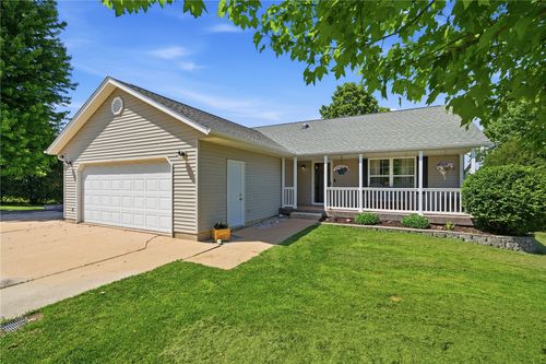904 6th Ave, Coggon, IA, 52218-9772 | Card Image