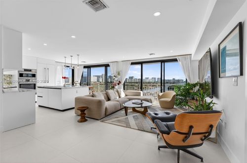 apt-918-3100 Ne 48th St, Fort Lauderdale, FL, 33308-4949 | Card Image