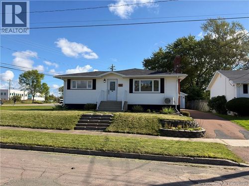 85 Ninth St, Moncton, NB, E1E3E5 | Card Image
