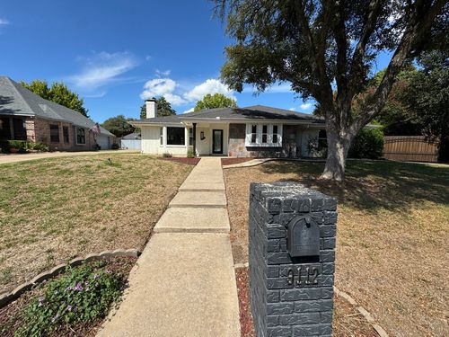 9112 Westwood Shores Dr, Fort Worth, TX, 76179-3251 | Card Image
