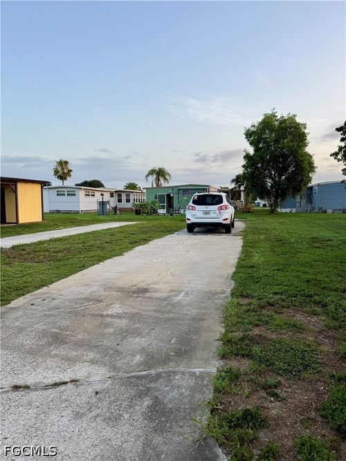 33 Poinsettia Dr, FORT MYERS, FL, 33905-4344 | Card Image