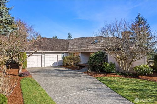 15728 Ne 61st Ct, Redmond, WA, 98052-4847 | Card Image