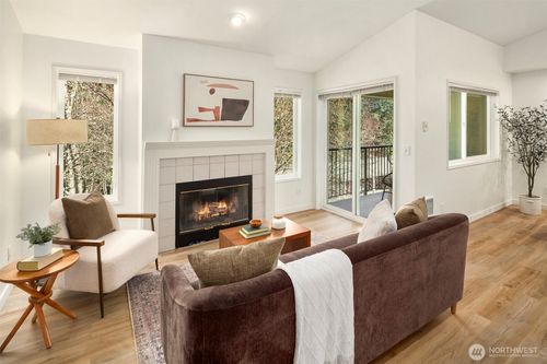 apt-303-6527 200th St Sw, Lynnwood, WA, 98036-4521 | Card Image