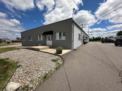 2921 Treat St, Adrian, MI, 49221-4457 | Card Image
