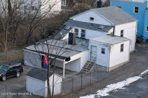 132 Saint Marys Ave, Staten Island, NY, 10305-1820 | Card Image