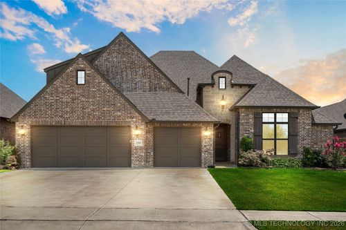 2509 North Hampton St, Broken Arrow, OK, 74014-3573 | Card Image