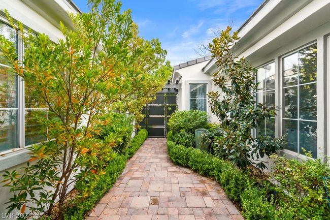 813 Sir James Bridge Way, House other with 3 bedrooms, 4 bathrooms and null parking in Las Vegas NV | Image 8