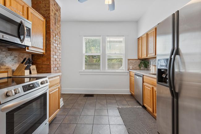 808 W Green St, House other with 5 bedrooms, 2 bathrooms and 2 parking in Champaign IL | Image 16