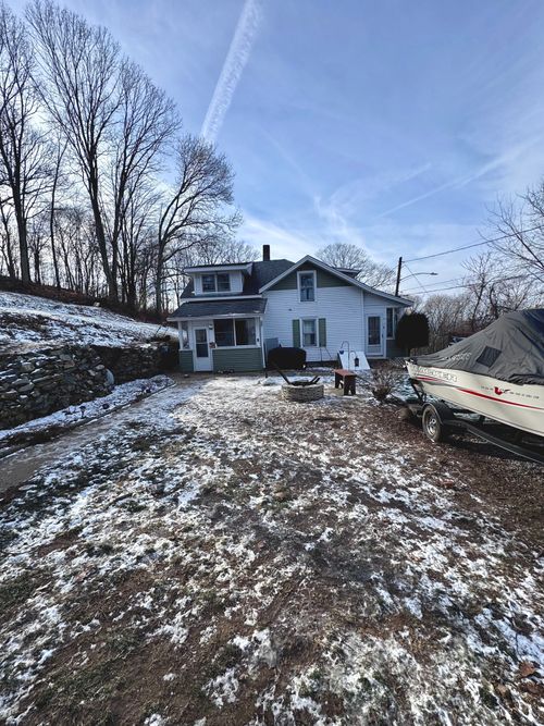 17 Spruce St, Vernon, CT, 06066-3709 | Card Image