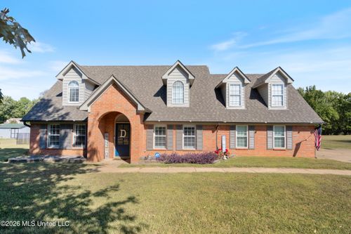 8860 Scenic Rdg, Lake Cormorant, MS, 38641-9464 | Card Image