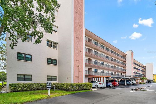 507-8174 Terrace Garden Dr N, ST PETERSBURG, FL, 33709-7017 | Card Image