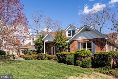22 Manor Dr, EDINBURG, VA, 22824-3565 | Card Image