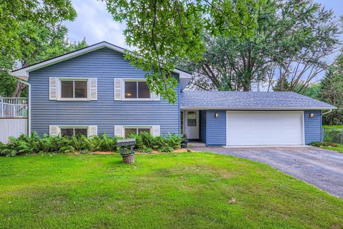 1538 144th Ave Ne, Ham Lake, MN, 55304-6822 | Card Image